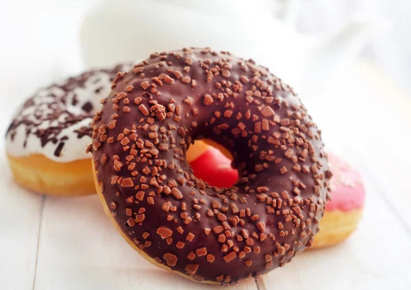 Zoete donuts, ander soort van donuts — Stockfoto