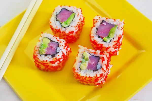 Sushi en una tabla de madera — Foto de Stock