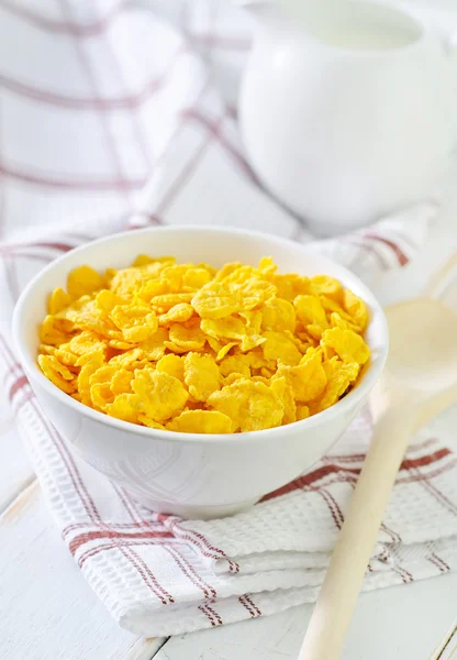 Cornflakes in weißer Schüssel — Stockfoto