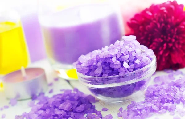 Violet sea salt for spa and candle — Stock Photo, Image