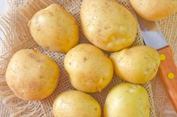 Rå potatis — Stockfoto