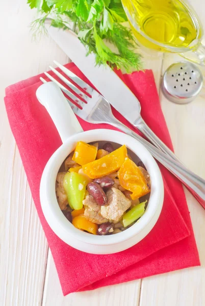 Carne al horno con verduras — Foto de Stock