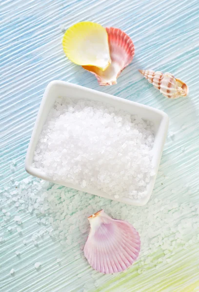 Θαλασσινό αλάτι και κοχύλια — Φωτογραφία Αρχείου