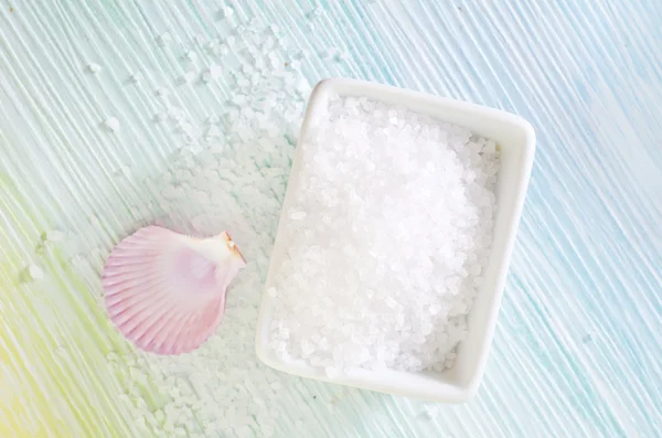 Sea salt and shells — Stock Photo, Image