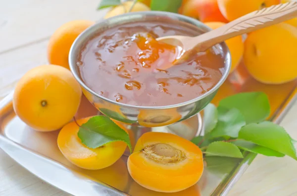 Mermelada y albaricoques — Foto de Stock