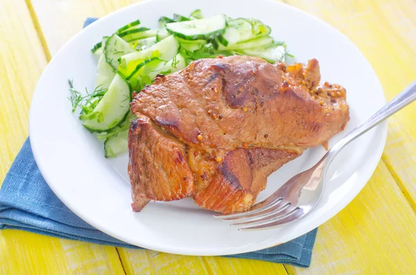 Meat with salad — Stock Photo, Image