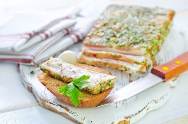 Baharat ile domuz yağı