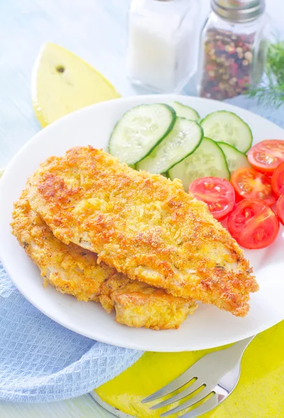 Gebratenes Huhn mit Gemüse — Stockfoto