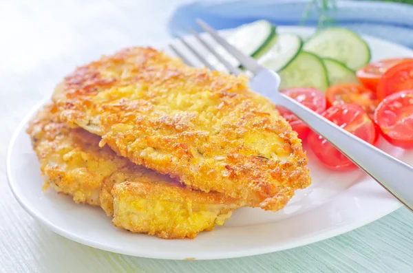 Fried chicken with vegetables — Stock Photo, Image