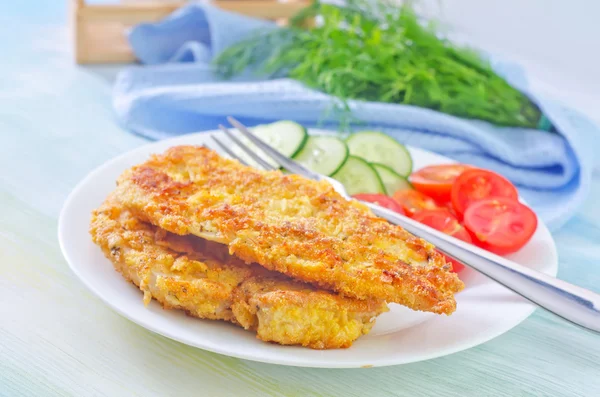 Fried chicken with vegetables — Stock Photo, Image