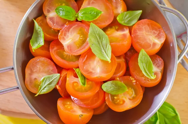 Tomato with basil — Stock Photo, Image