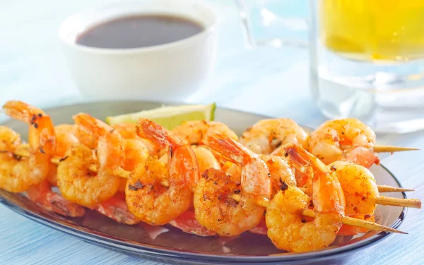 Shrimps and beer — Stock Photo, Image