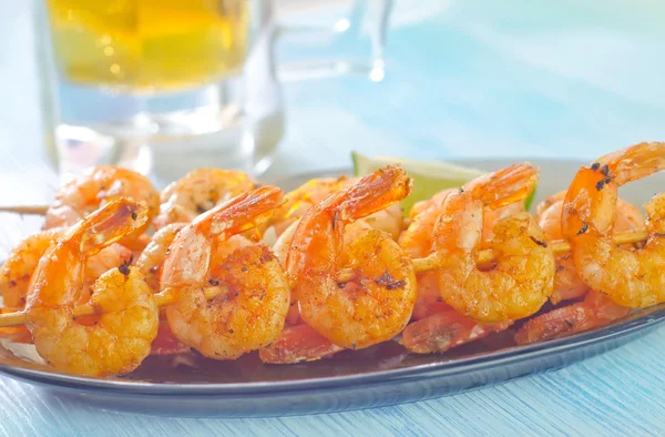 Shrimps and beer — Stock Photo, Image