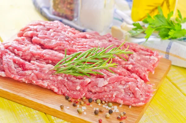 Carne picada com especiarias — Fotografia de Stock