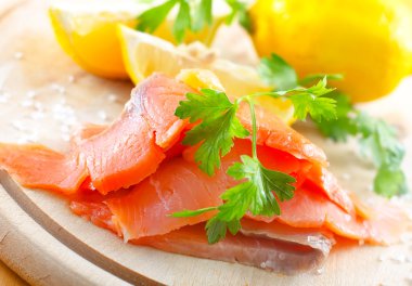 somon bir plaka üzerinde