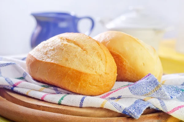 Pane in tavola — Foto Stock