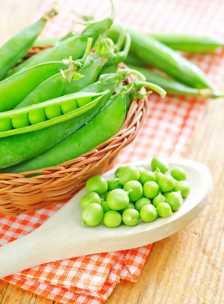 Groene erwten — Stockfoto