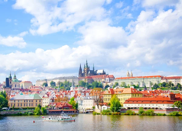 Prague, Ola town, river in Prague — Stock Photo, Image