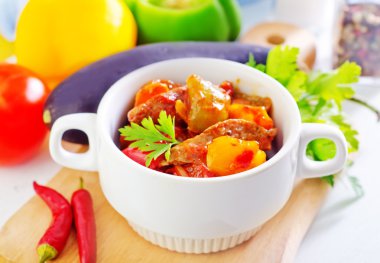 pişmiş et ve sebze