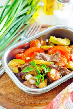 fırında etli sebze