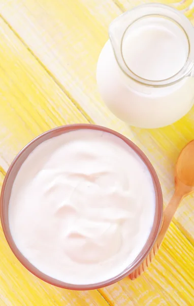 Creme fraiche och mjölk — Stockfoto