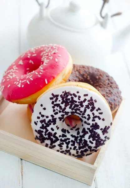 Zoete donuts, ander soort van donuts — Stockfoto