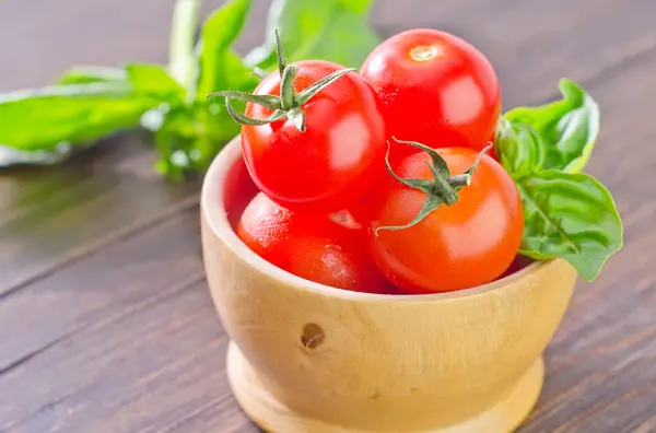 Tomate em uma tigela — Fotografia de Stock