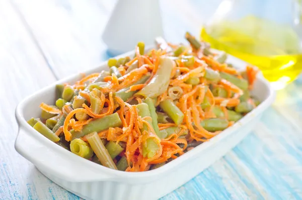 Salat im Teller — Stockfoto