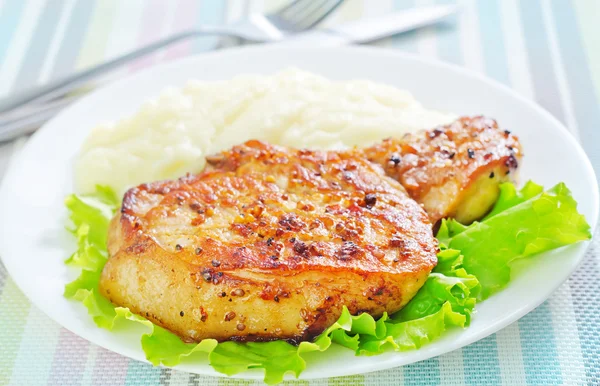 Steak with mashed potato — Stock Photo, Image