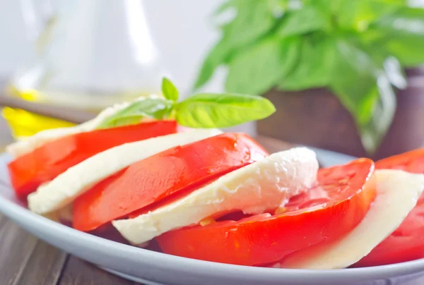 Mozzarella with tomato — Stock Photo, Image