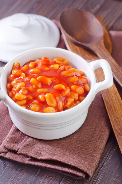 토마토 소스와 함께 흰 콩 — 스톡 사진