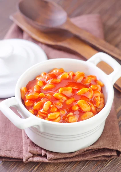 Judías blancas con salsa de tomate —  Fotos de Stock