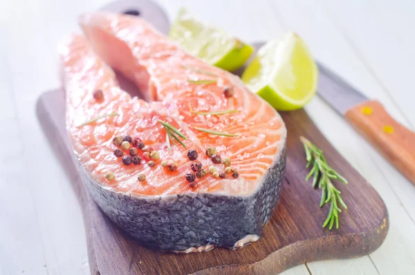 Raw salmon steak — Stock Photo, Image