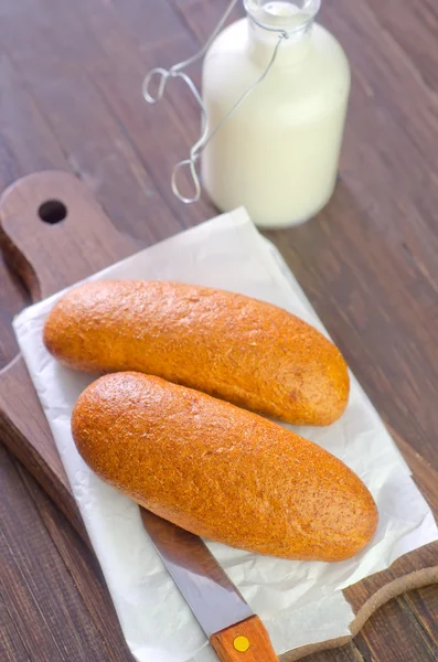 Pan con leche —  Fotos de Stock