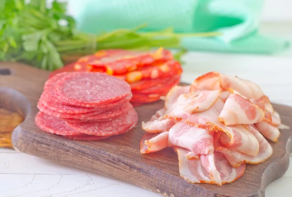 Salami och bacon — Stockfoto