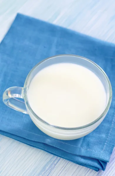 Milk in glass — Stock Photo, Image