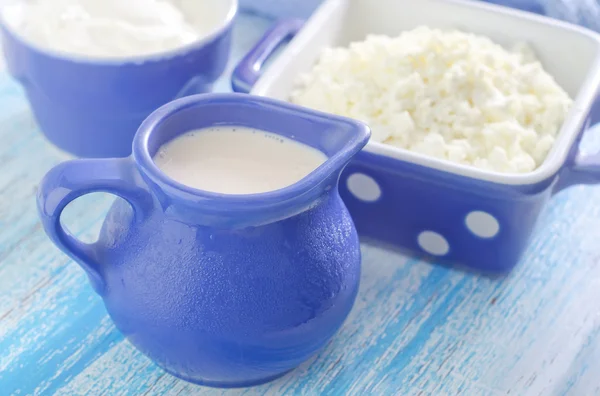 山寨、 牛奶和酸奶油 — 图库照片