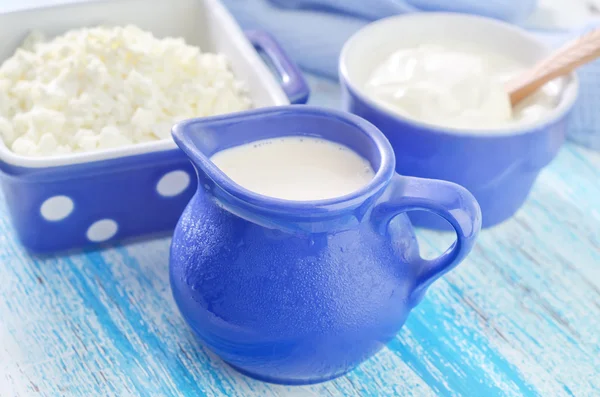 Stuga, mjölk och creme fraiche — Stockfoto