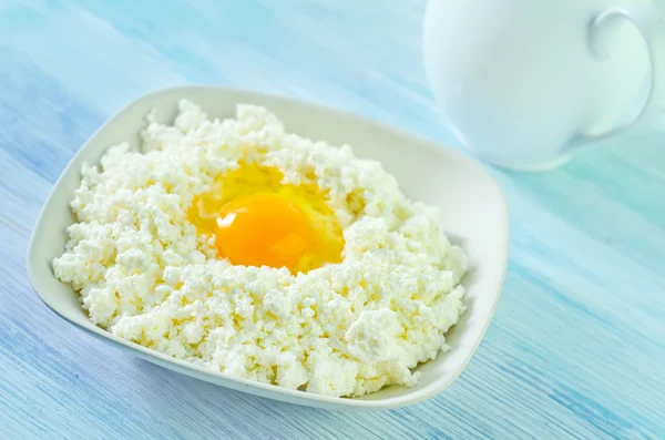 Cottage cheese and eggs — Stock Photo, Image