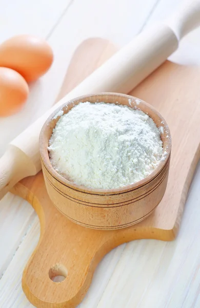 Flour in a bowl — Stock Photo, Image