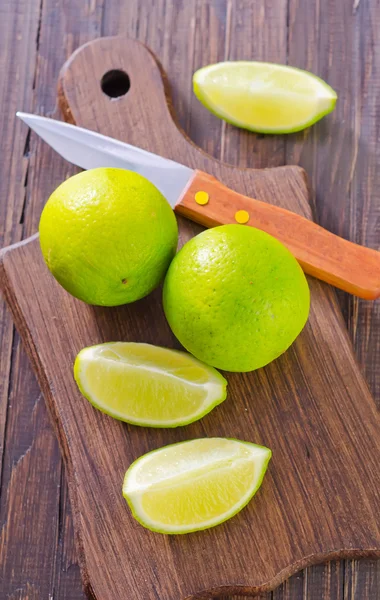 Limas en rodajas — Foto de Stock