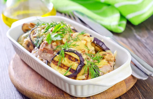 Eggplants with meat — Stock Photo, Image