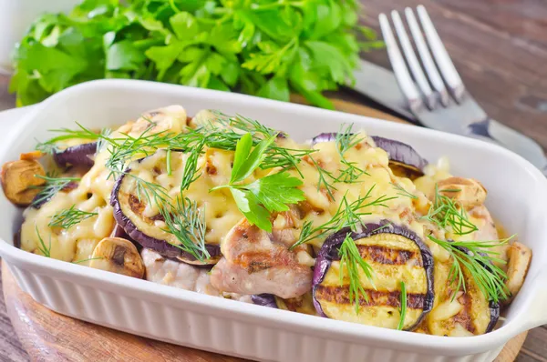 Aubergine med kött — Stockfoto