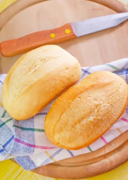 Pan en una tabla — Foto de Stock