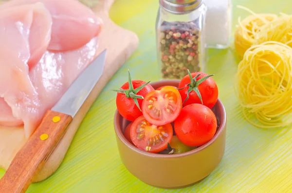 Tomate in einer Schüssel — Stockfoto