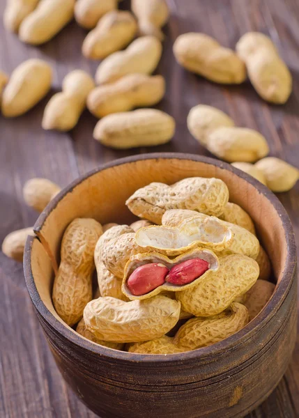 Cacahuètes dans un bol — Photo
