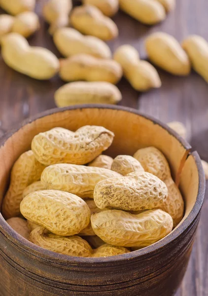 Erdnüsse in einer Schüssel — Stockfoto