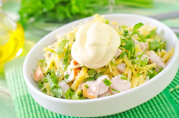 Salada com frango — Fotografia de Stock