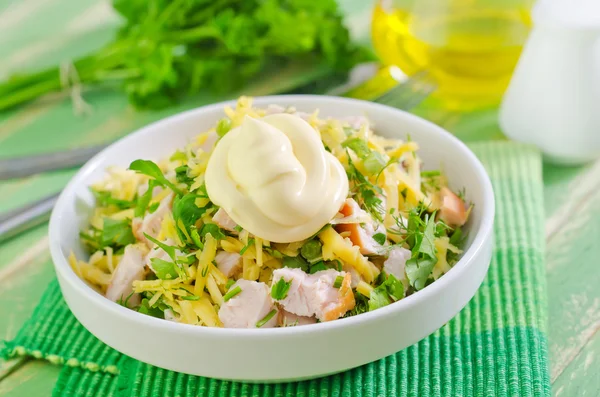 Salada com frango — Fotografia de Stock