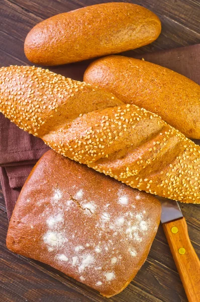 Bröd på bordet — Stockfoto